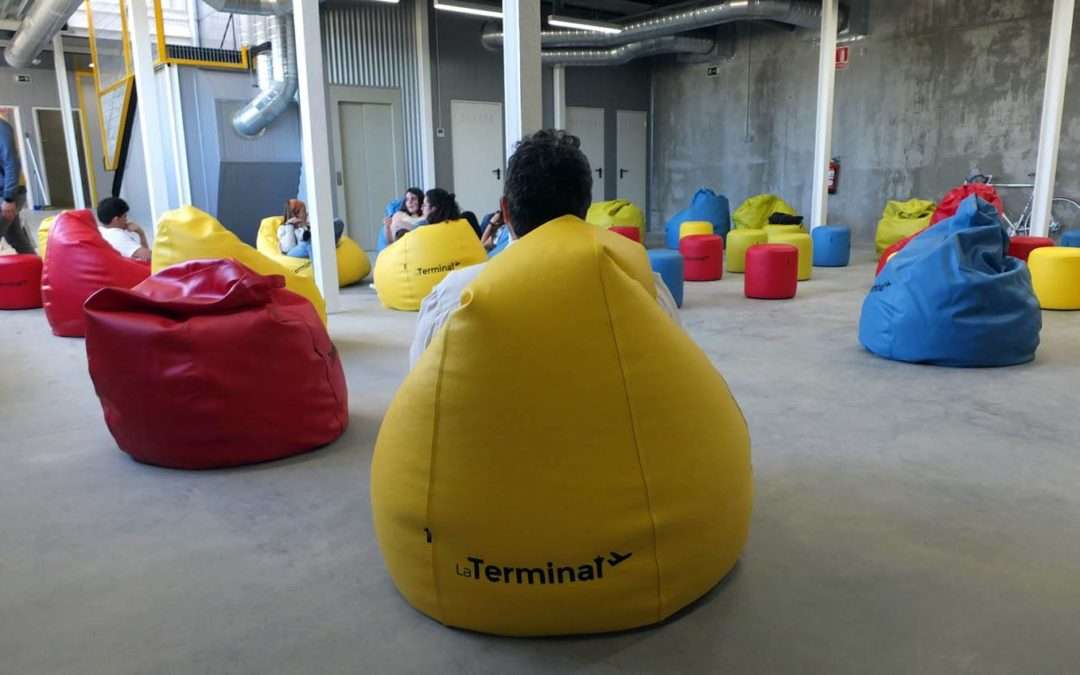 El Centro Joven «La Terminal» comienza a recibir mobiliario