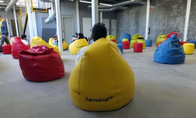 El Centro Joven «La Terminal» comienza a recibir mobiliario