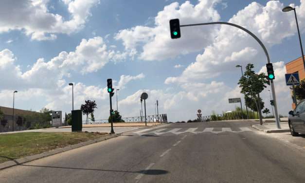 Instalados y operativos los semáforos de la Calle Juan Pablo II